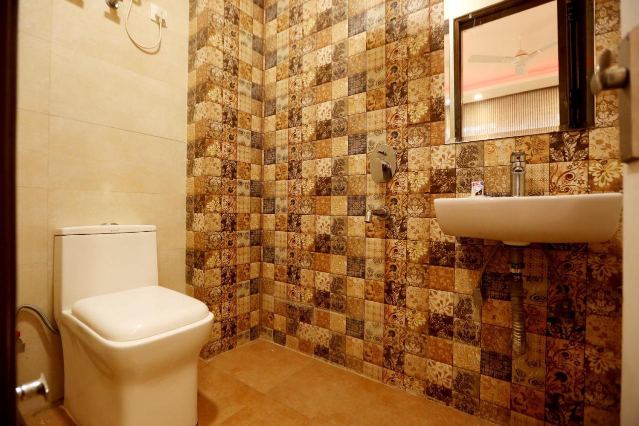 Hostel Ark Wood At Airport New Delhi