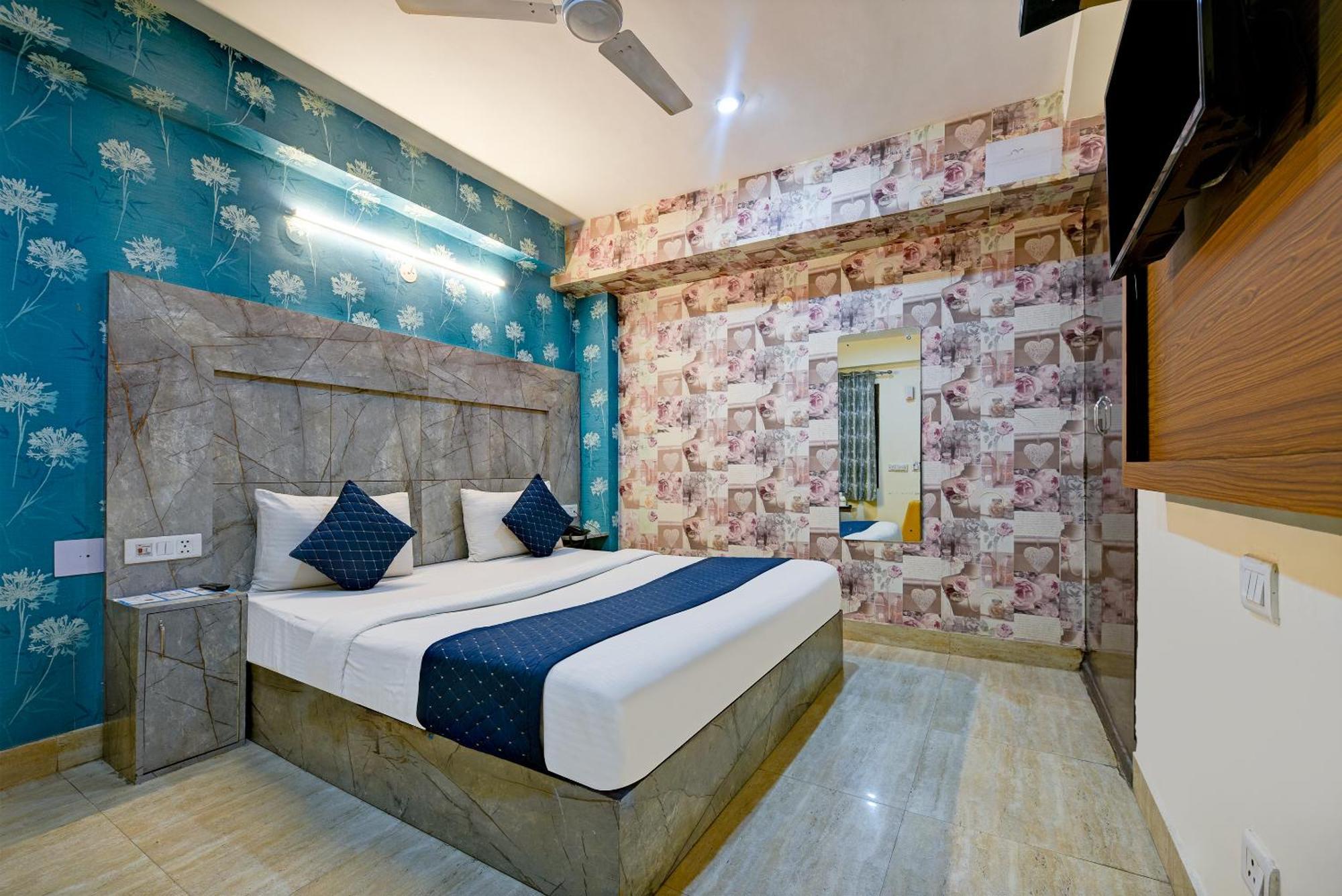 Ark Wood At Airport Hostel *